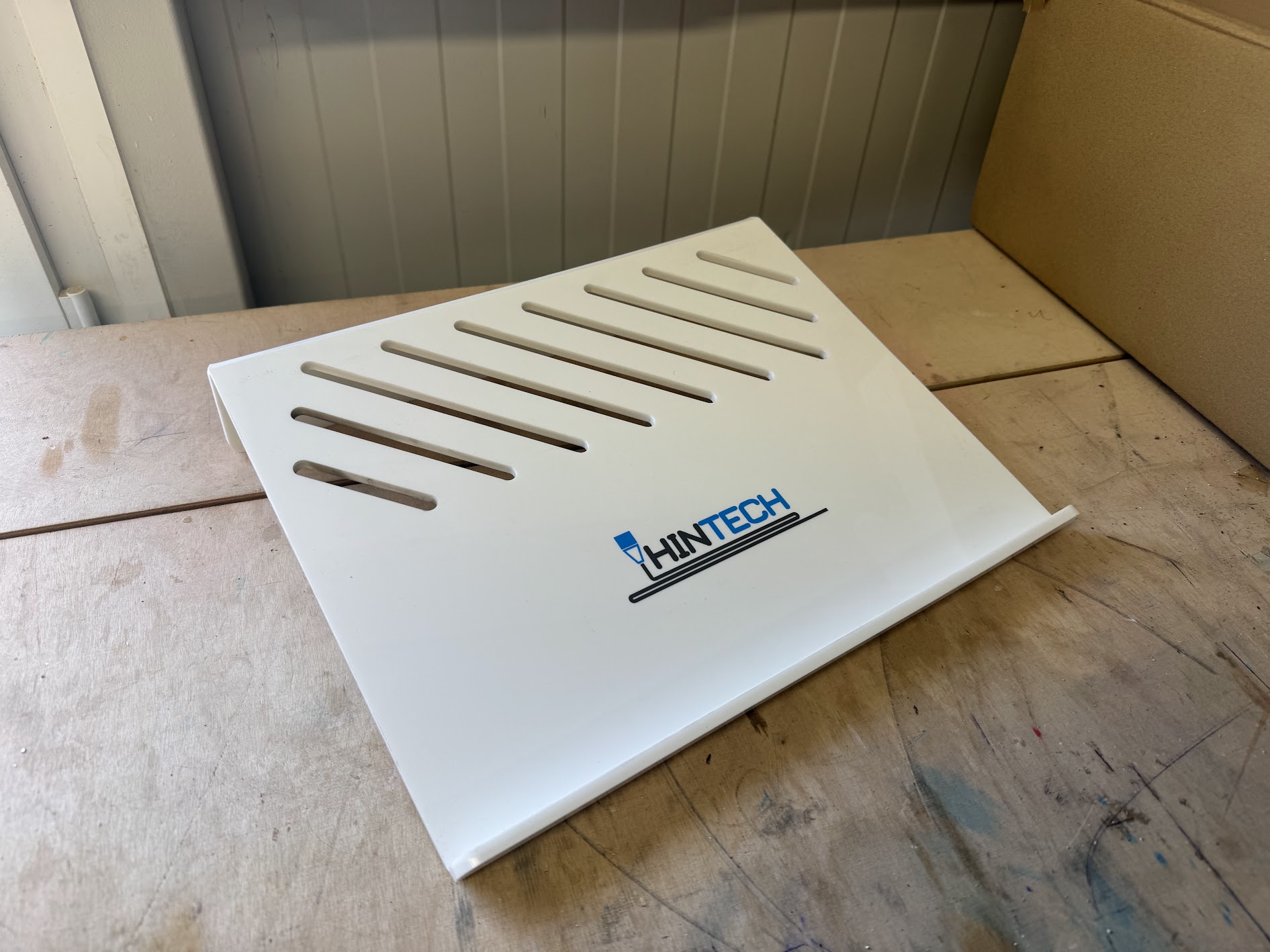 Laserski rezan plexiglas